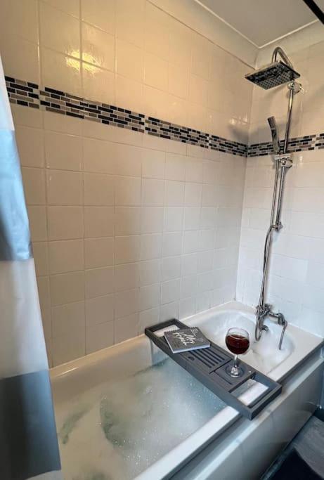 Lovely, Two Bedroom Apartment Central Location 伦敦 外观 照片