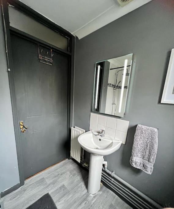 Lovely, Two Bedroom Apartment Central Location 伦敦 外观 照片
