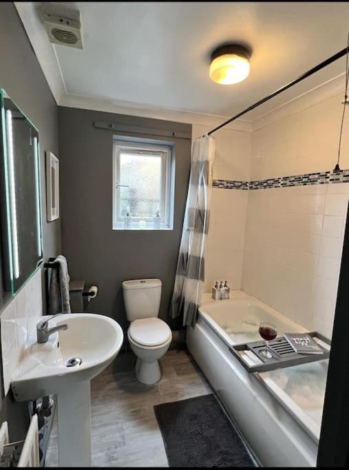 Lovely, Two Bedroom Apartment Central Location 伦敦 外观 照片